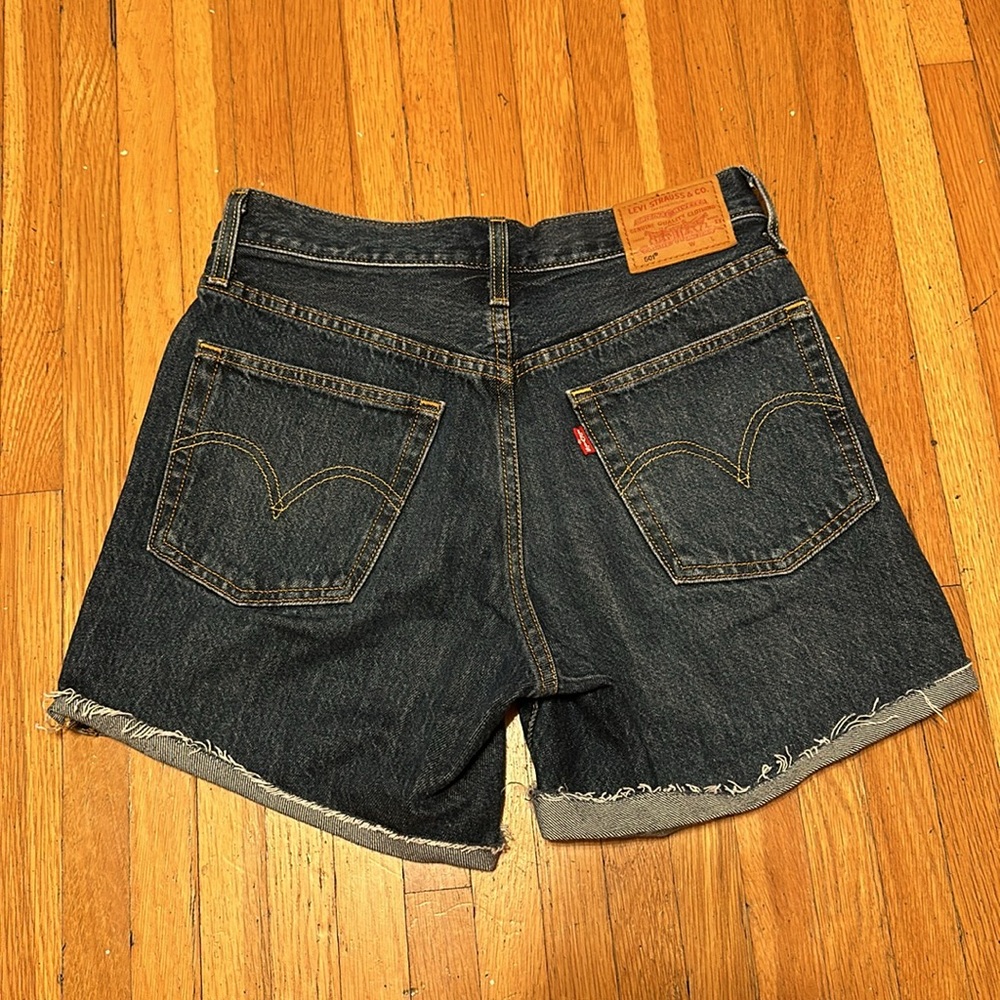 Levi’s 501 Dark Blue Shorts with Button Closure, W25